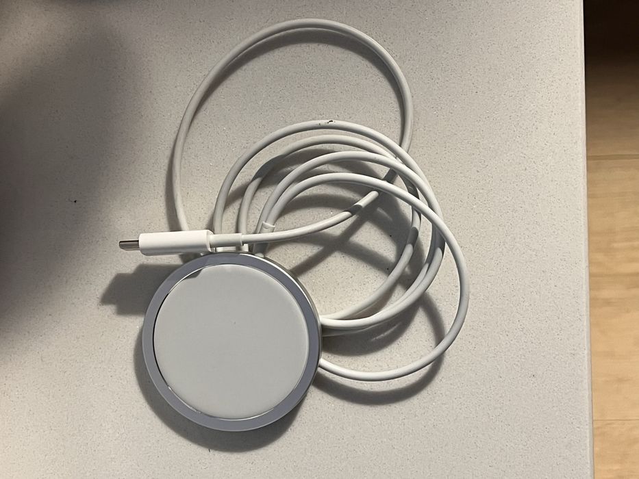 Apple MagSafe Oryginalna ładowarka indukcyjna