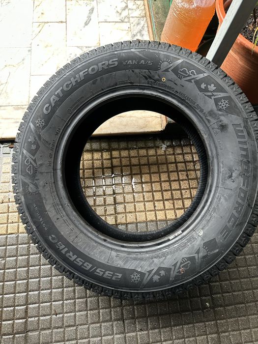 Pneu 235/65/16 Novos