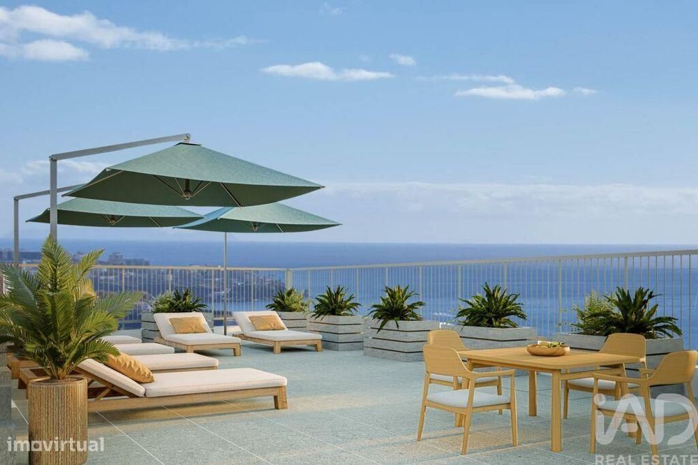 Apartamento T2 em Câmara de Lobos de 104,00 m2