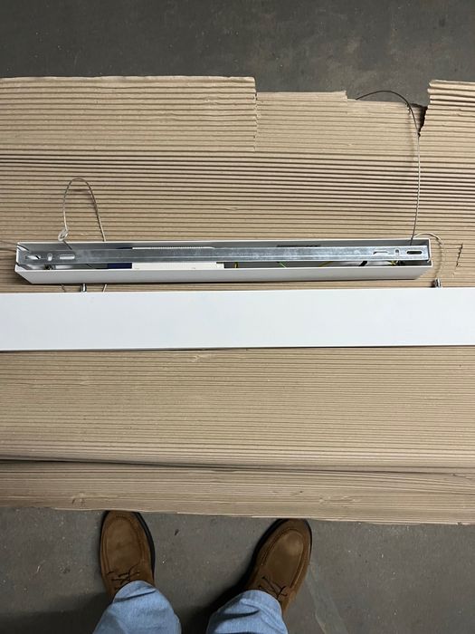 Candeeiro de suspensão branco escritório