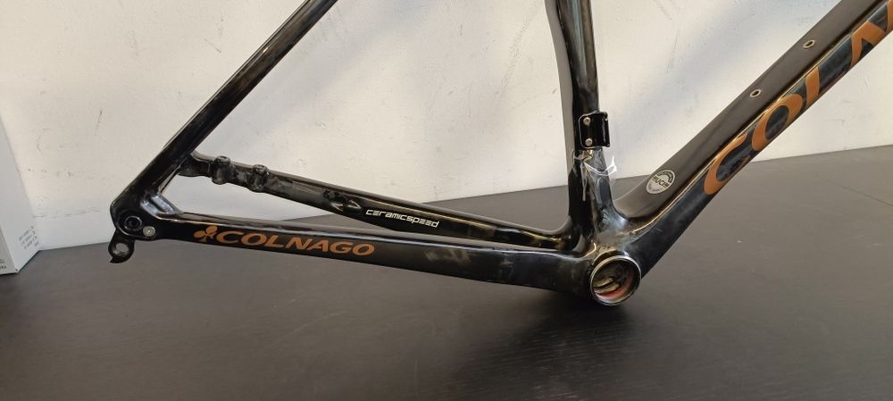 Quadro em carbono COLNAGO