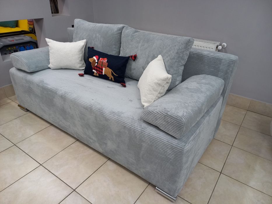 Диван сучасний,ортопедичний,компактний,новий.