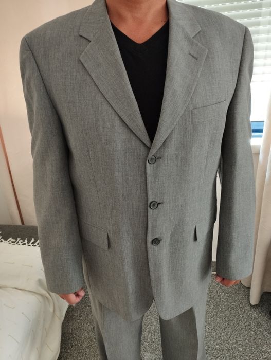 Fato cinza claro tamanho 56 - como novo