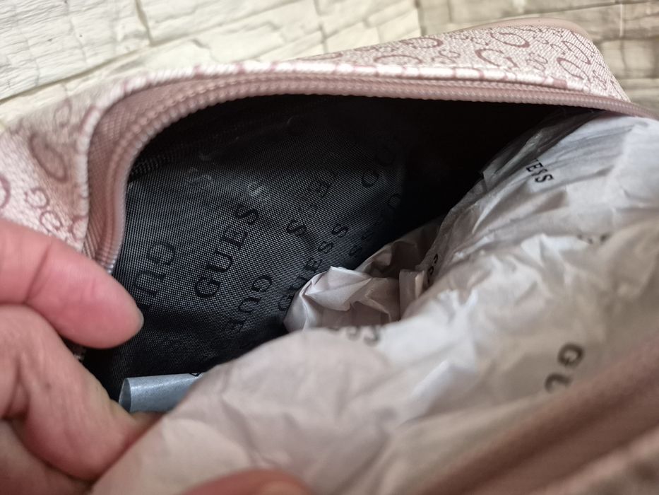 Kosmetyczka Damska Guess Blush Insignia Travel