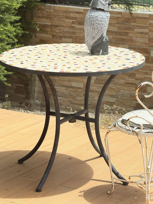 Mesa de jardim e cadeiras (para restauro)