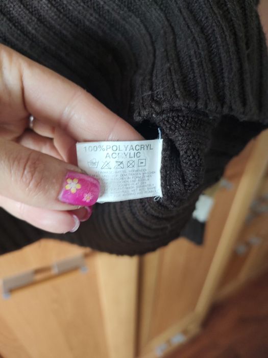 Sweter z napisem Queen Broadway M