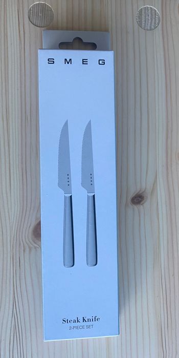 Conjunto de 2 facas de carne da Smeg