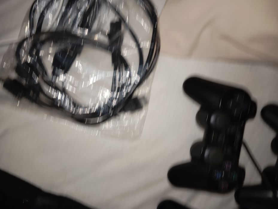 Consola mais jogos + cartões memória+comandos