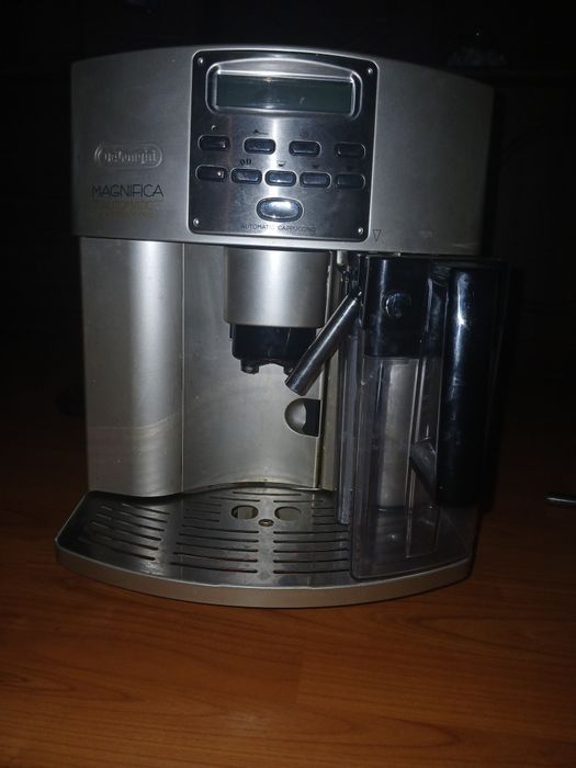 Кофе машина Delonghi