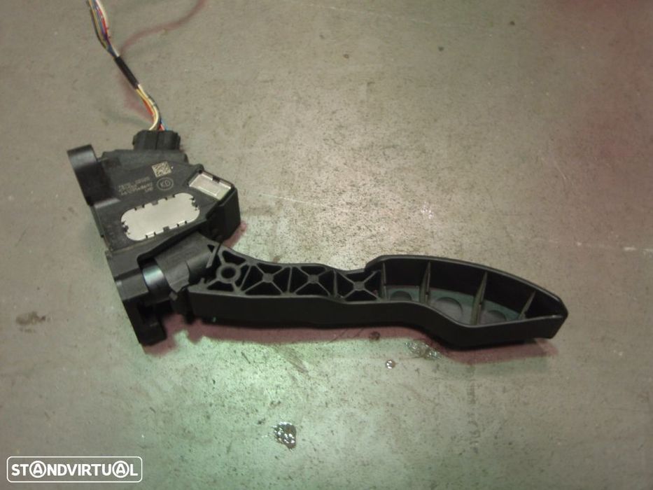 Pedal acelarador eletrico - Toyota auris 2.2 ( 2007 )