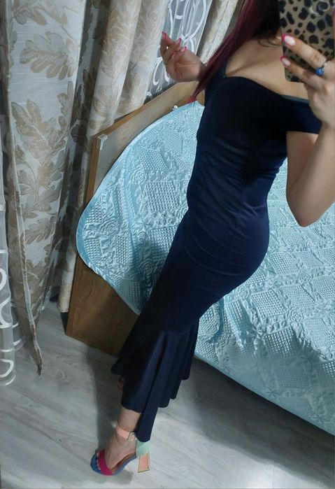 Sukienka midi obcisła