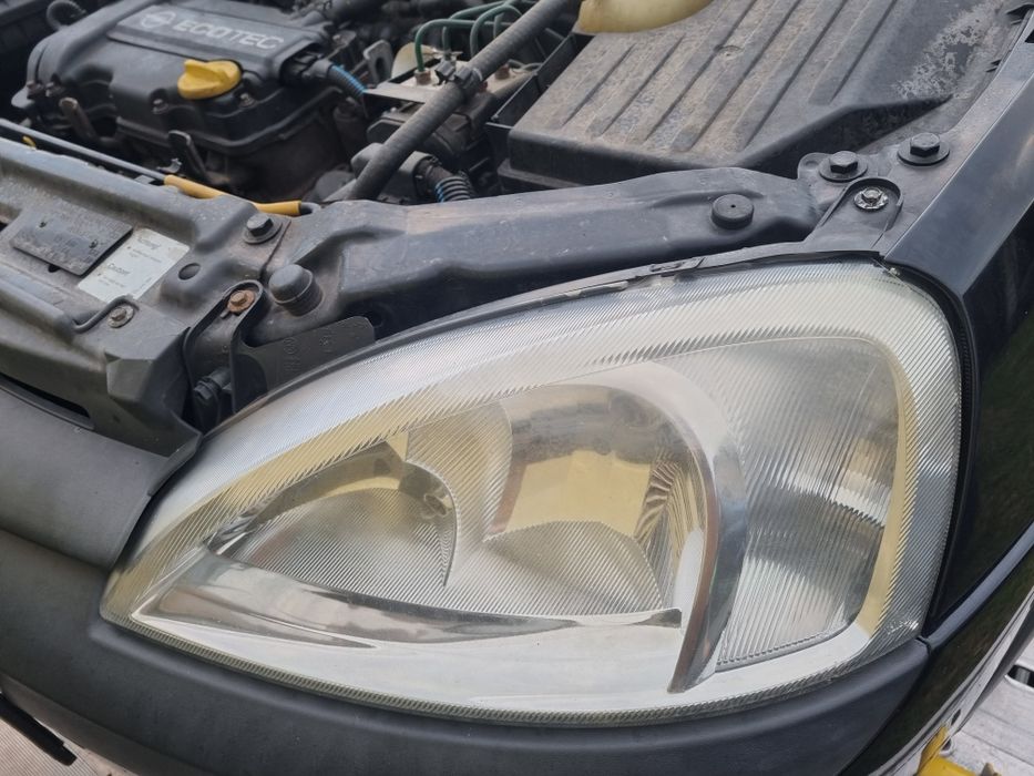 Lampa przod Corsa C inne części