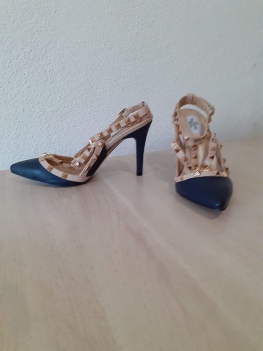 Sapatos Valentino Garavani Tamanho 39