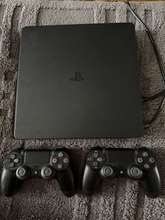 Продам Консоль Sony PlayStation 4 500GB(можливий торг)