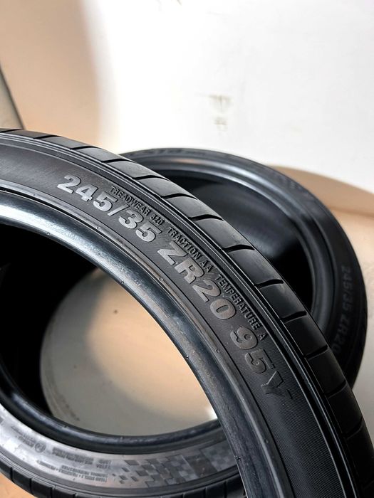 Pneus Kumho Ecsta PS71 - 245/35/20 - Como NOVOS