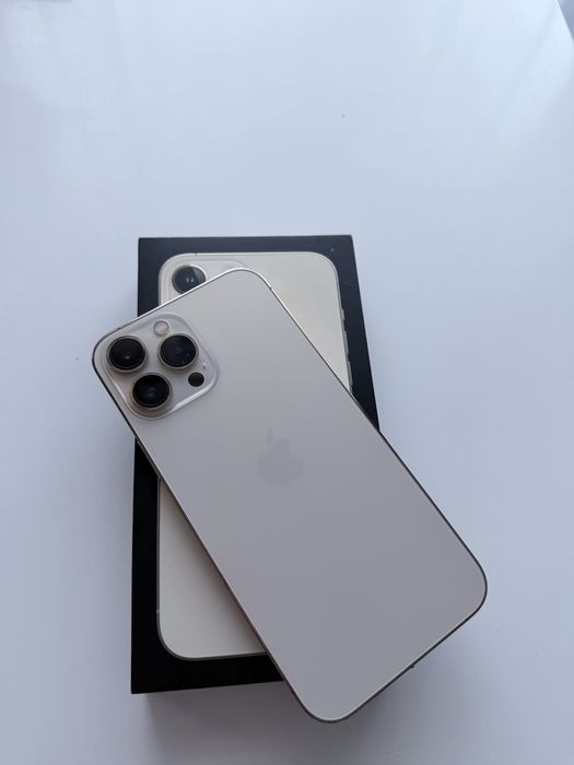 iPhone 13 Pro Max – stan bardzo dobry, kabel, etui