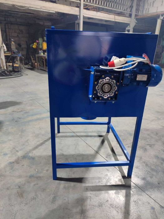 Змішувач шнековий, кормосмеситель, змішувач корму горизонтальний