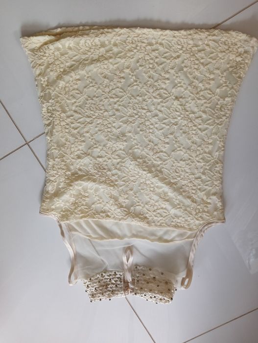 Bluzeczka koronkowa, kolor ecru, rozmiarM/L cena 10 zl