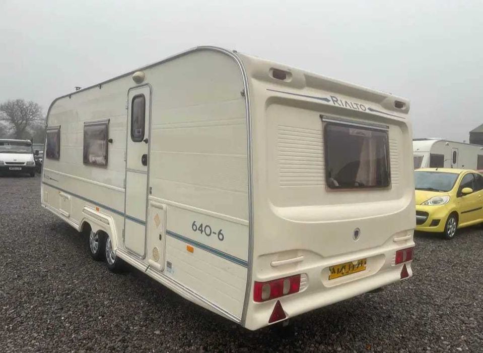 Caravana Avondale Rialto 640/6 – 6 Lugares – Duplo Eixo