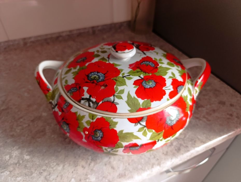 Супниця ,бульониця.