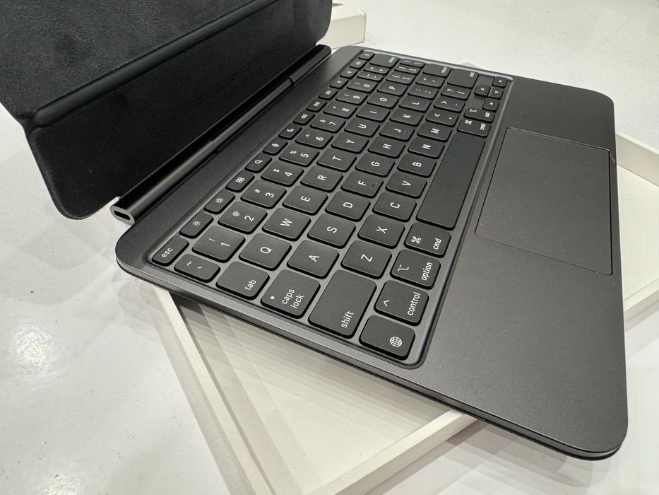 Клавіатура для iPad Apple Magic Keyboard для iPad Pro 11" M4 MWR23LL