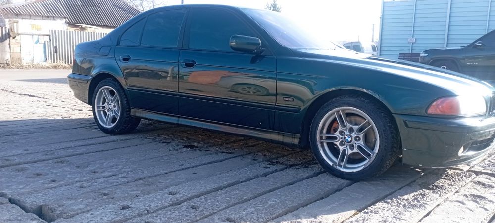 Продам БМВ е 39 М62 б35, решетка, скилет Ауди e-tron