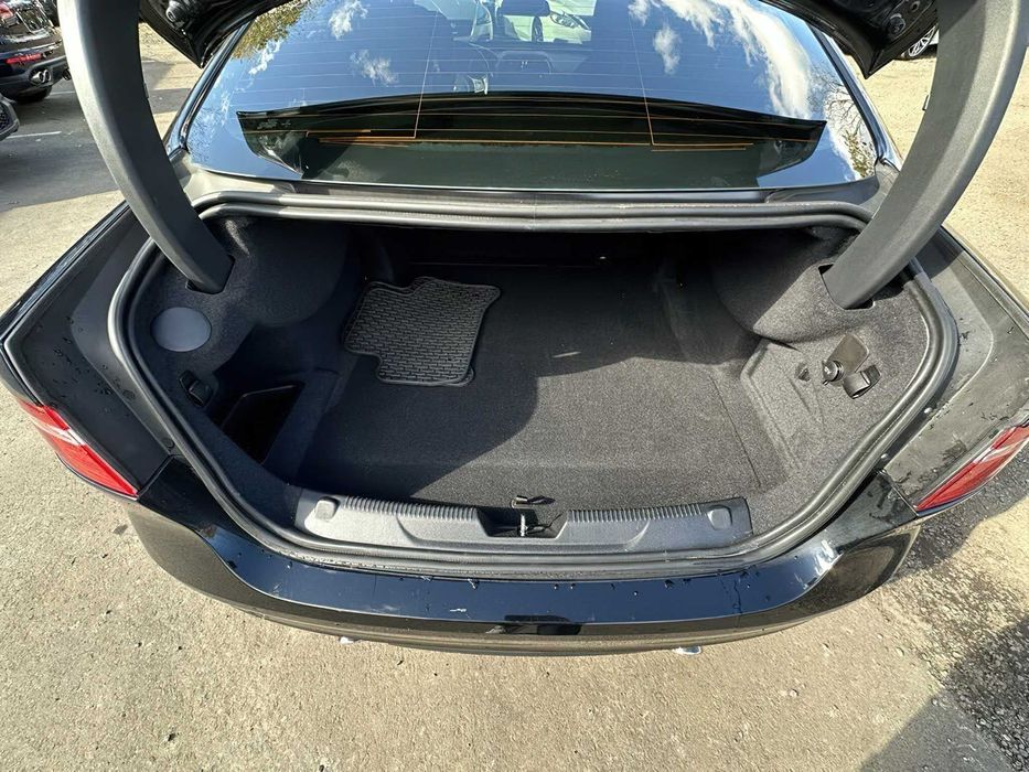 Jaguar XE 25t      2018