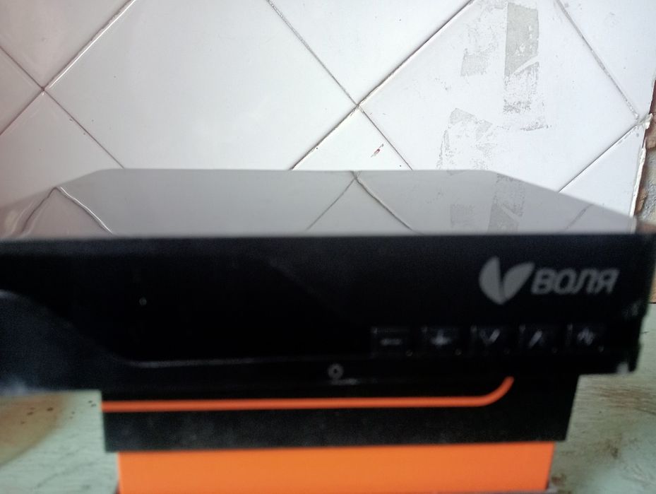 Спутниковый ресивер.