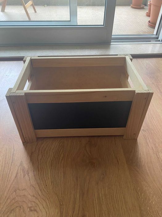 Caixa de Madeira para Arrumação com Dois Quadros