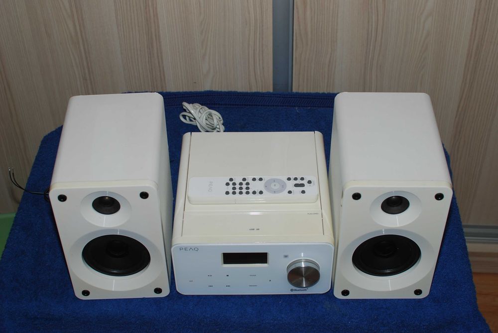 Wieża PEAQ  Bluetoot ,USB,CD/MP3 Radio głośniki pilot biała.