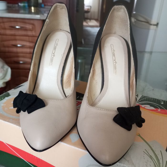 Продаю жіночі туфлі