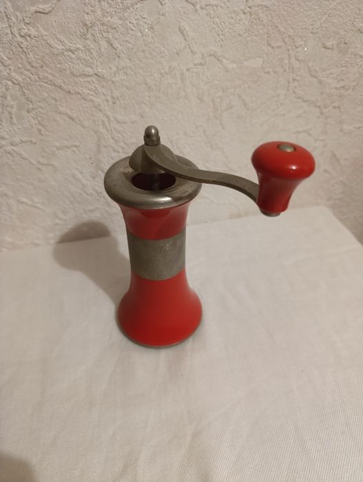 Кофемолка ручная СССР