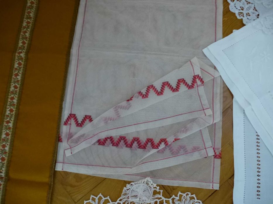 Naperons de renda e tecido, vintages
