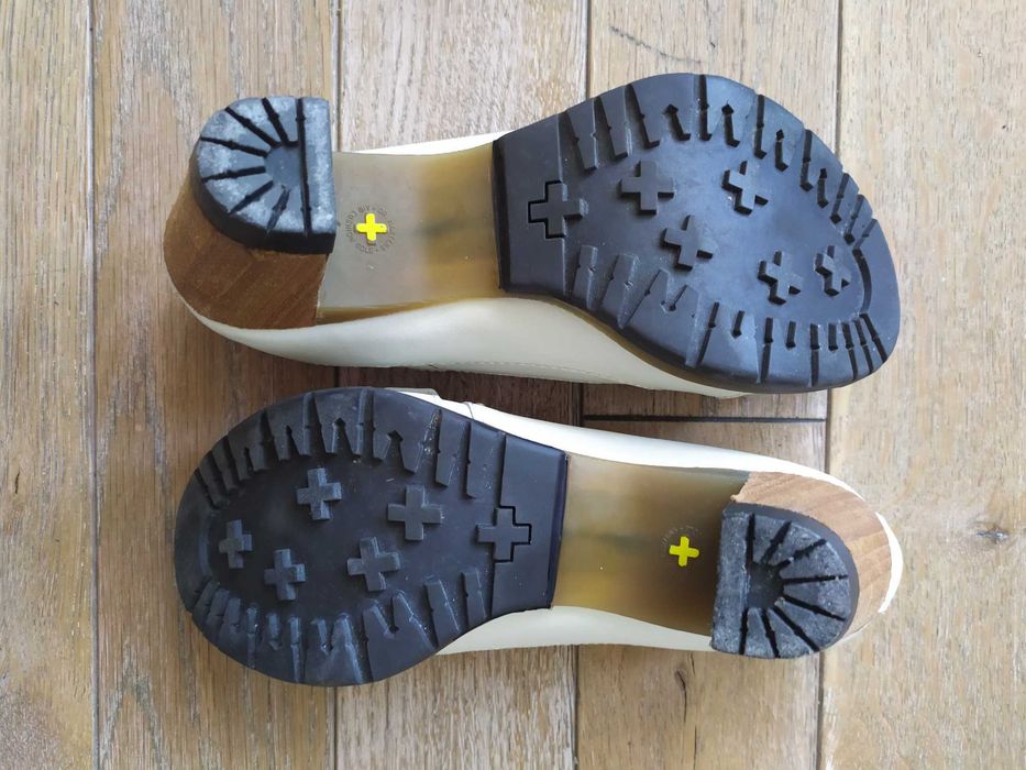 Czółenka Dr. Martens Latoya 40 białe Martensy wysoki obcas