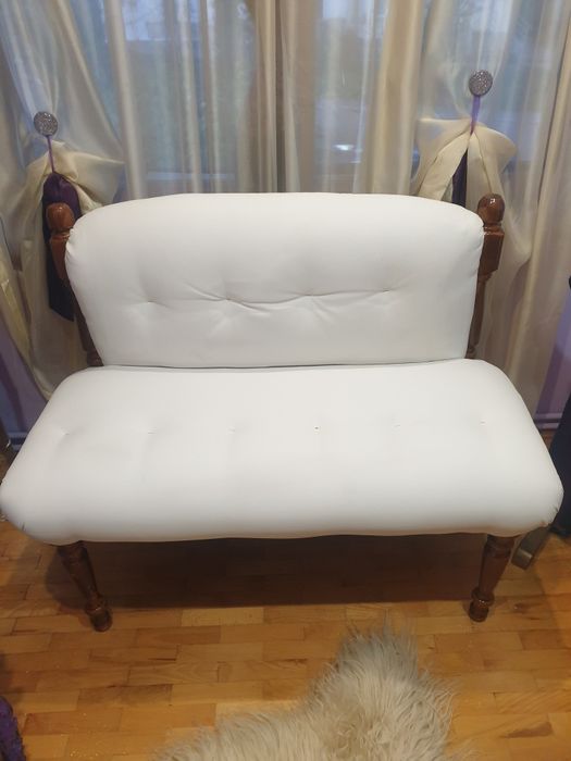 Продам диванчик' висота90см глубина53см довжина110см