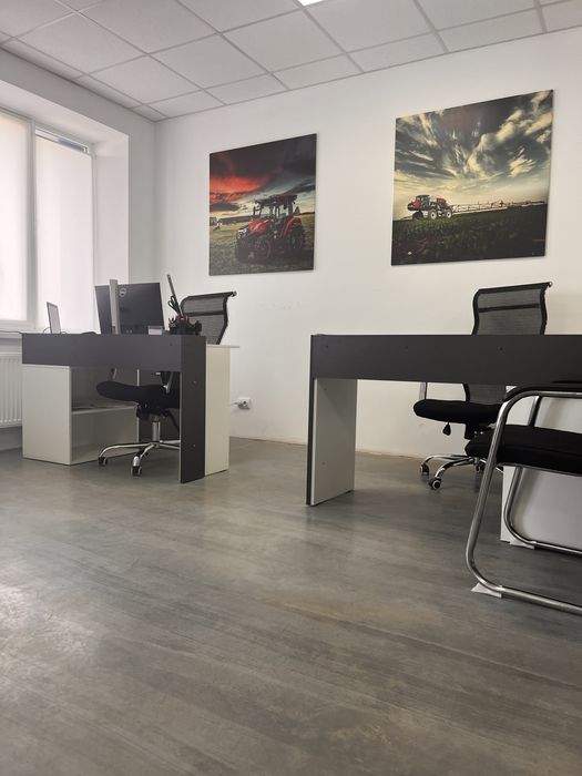 Офісні приміщення на Парковій 3а, перша лінія.