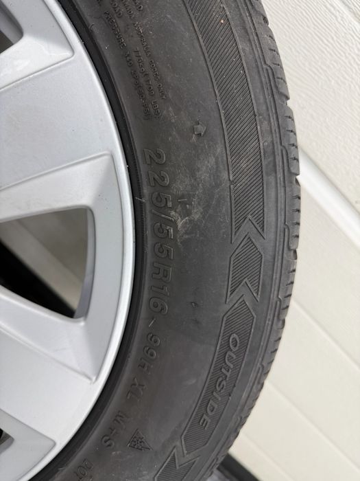 Koła z oponami zimowymi 225/55/R16 Audi