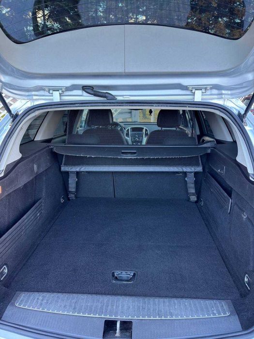 Продам Opel Astra J