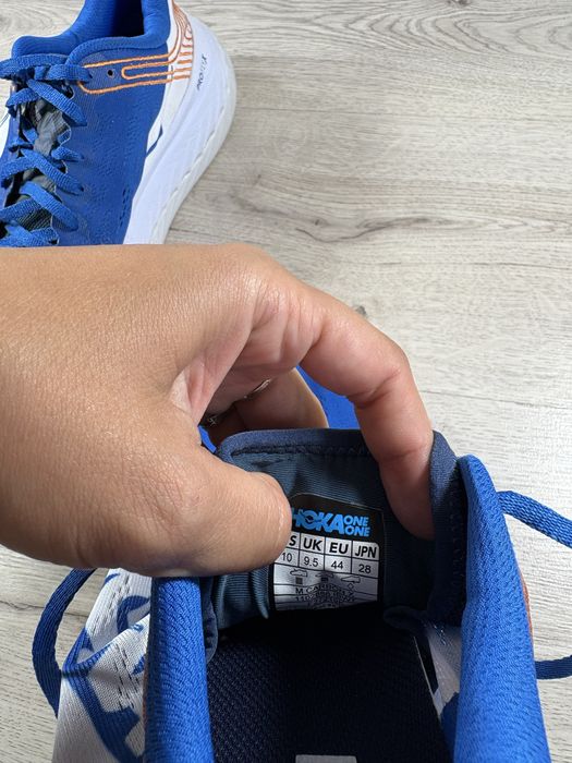 Hoka Carbon чоловічі кросівки 44 розмір