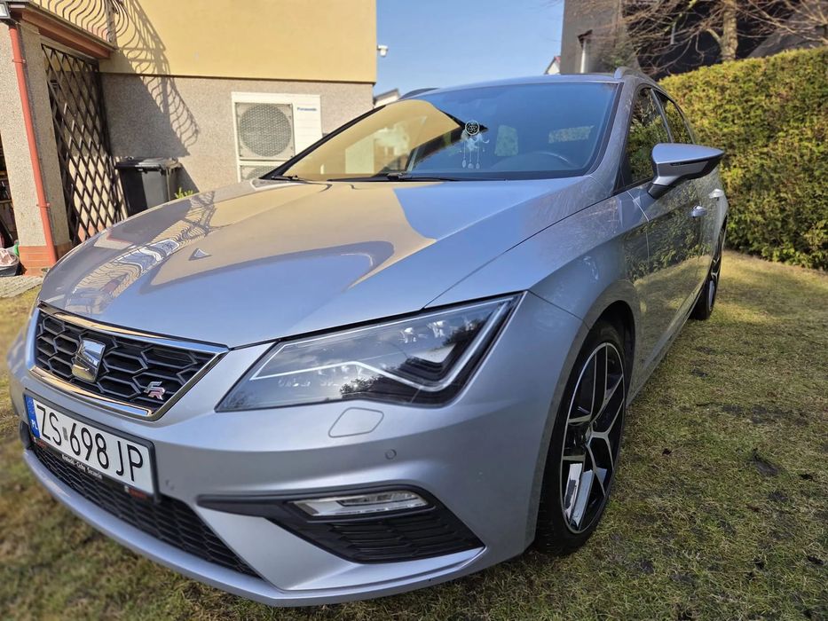 Seat Leon Salon Polska