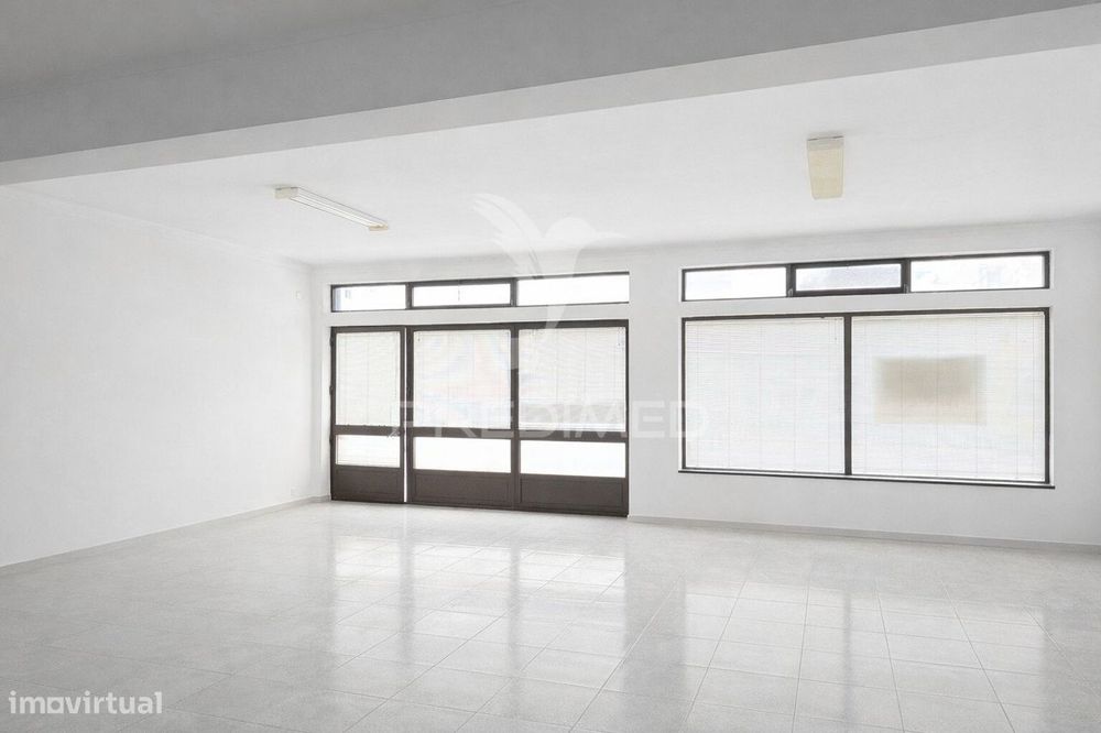 Loja ampla com 150m2 | Av. Irmã Lucia de Jesus