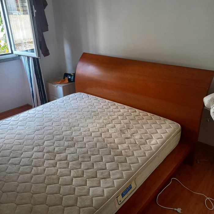 Cama de casal de madeira largura 1.70 por 2.00