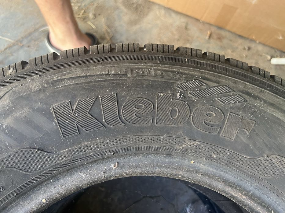 Продам резину клебер r15с 225/70 пара 3200грн та мішелін r15 с 225/70 пара за 4500грн