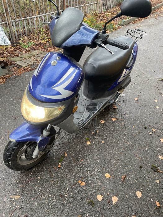 Скутер, мопед keeway hurricane 50