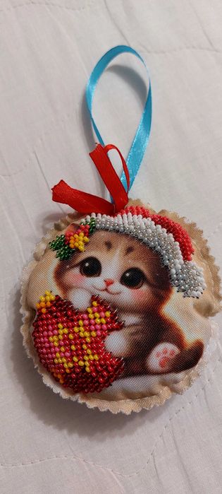 Новорічні іграшки на ялинку