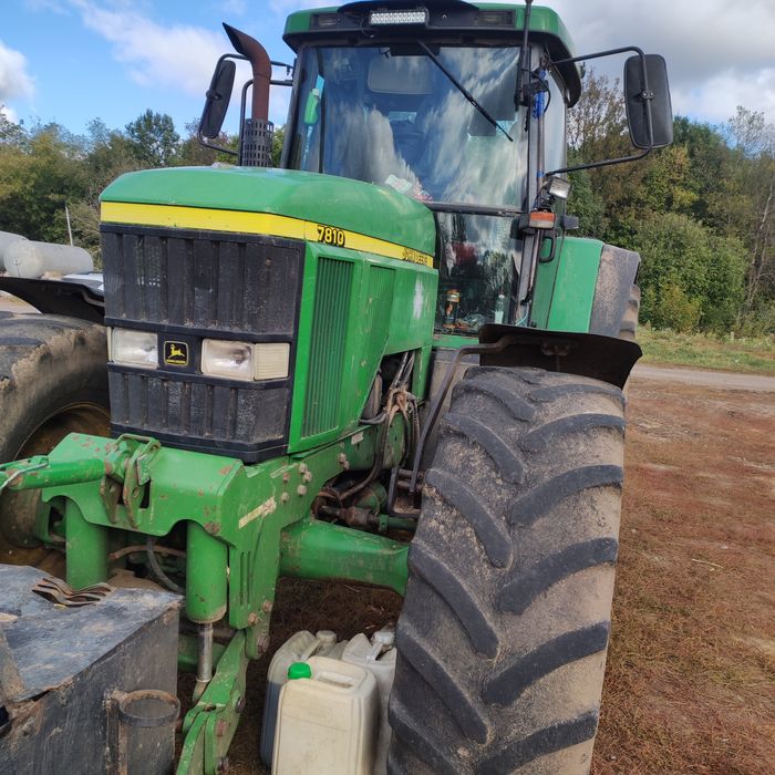 Трактор  John Deere 7810