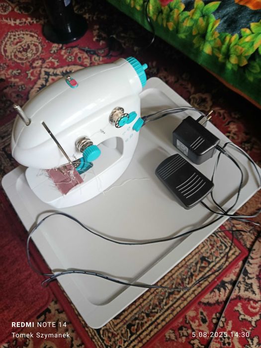 Mini maszyna di szycia