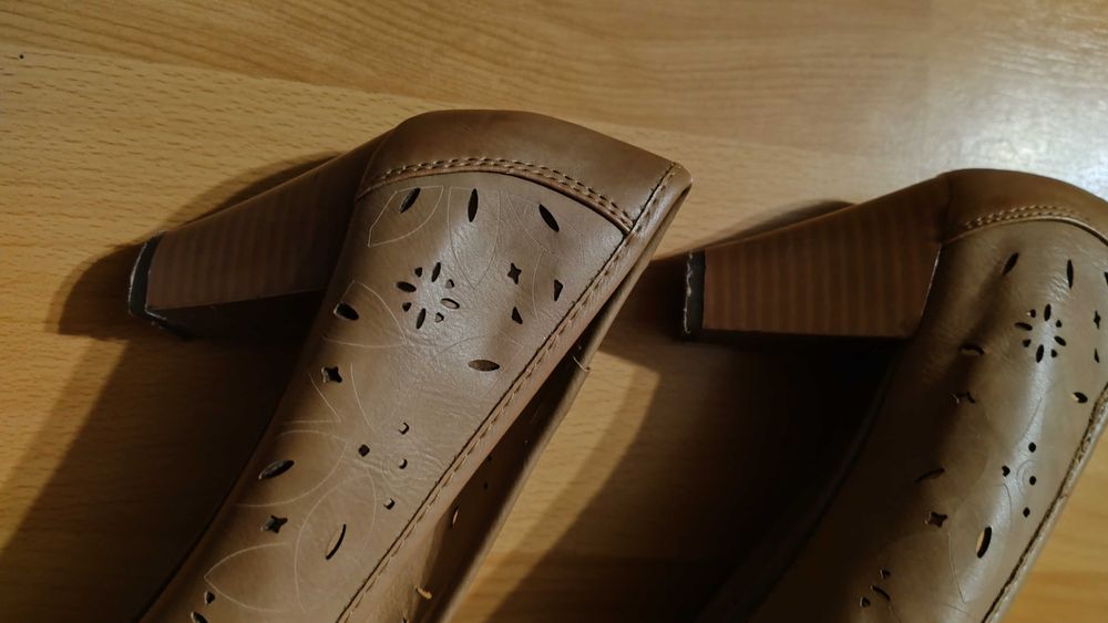 Sandały rozm 41 Clara Barson
