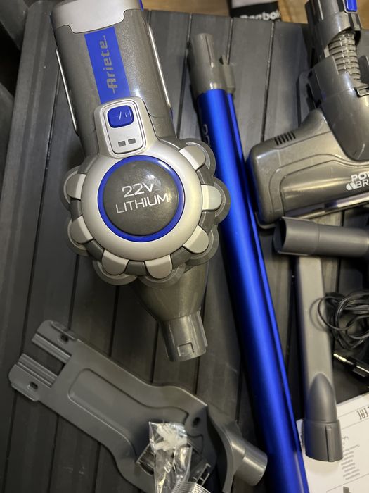 Odkurzacz pionowy bezworkowy Ariete