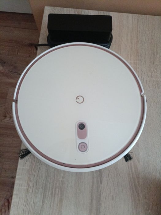 Robot sprzedający Mopujacy YEEDI na aplikację